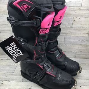 Womens Logo Rider Boot Black/PinkSize 8, worn around the garage tags removed